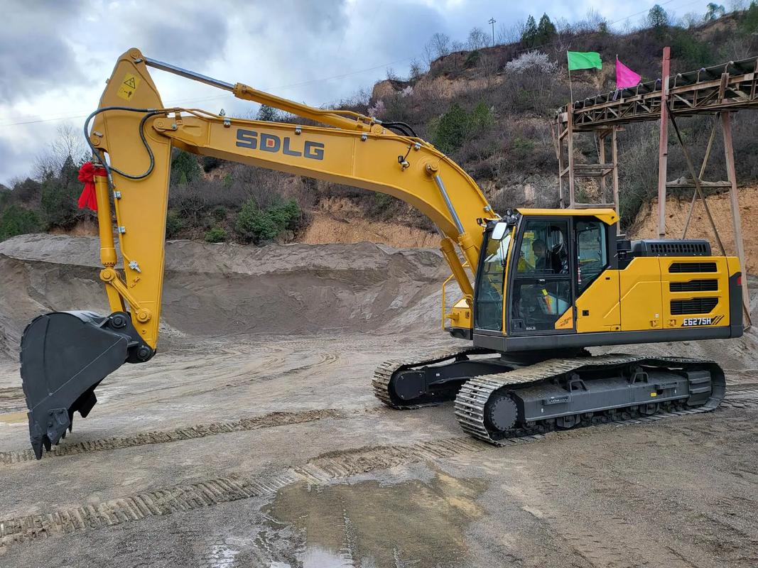 山東臨工恭祝貴公司生意興隆財(cái)源廣進(jìn)，以專業(yè)挖機(jī)油缸助力工程機(jī)械發(fā)展