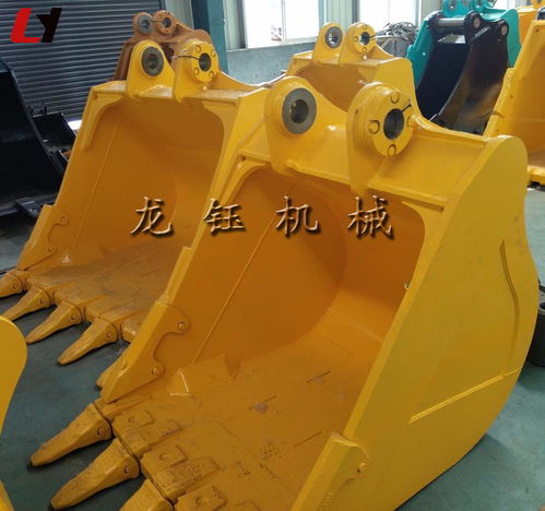 挖掘機(jī)挖斗的精密搭檔 加工定制新款樹根挖斗與油缸的協(xié)同效能